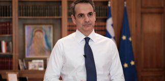 Επίδειξη δύναμης: Του τράβηξε το αυτί ο Κυριάκος…