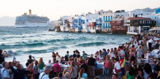 Στη «μαύρη λίστα»: Χωρίς Βρετανούς τουρίστες η Ελλάδα το φετινό καλοκαίρι