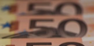 Ελβετία: Εγκρίθηκε ο νέος ελάχιστος μισθός 3.800 ευρώ το μήνα αλλά «δεν φτάνουν για μια αξιοπρεπή ζωή»!