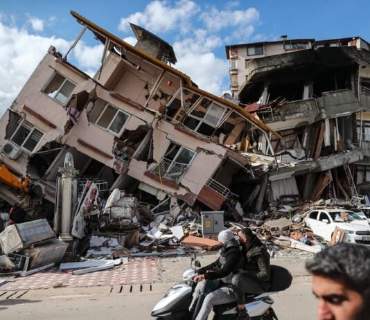 Νέα Πεντέλη:Την Κυριακή 5 Μαρτίου στις 17.00 στο κλειστό γυμναστήριο Νέας Πεντέλης θα πραγματοποιηθεί φιλανθρωπικός αγώνας μεταξύ της ομάδας μπάσκετ της Βουλής και αιρετών του Δήμου Πεντέλης για τους σεισμόπληκτους σε Τουρκία και Συρία.
