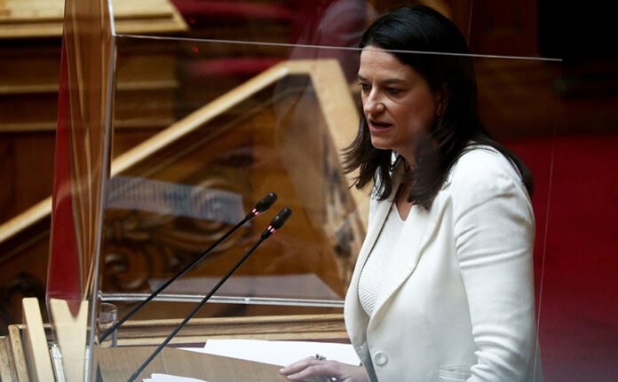 Κεραμέως: Δεν μπορεί να λέμε στον Έλληνα του Μπουένος Άιρες