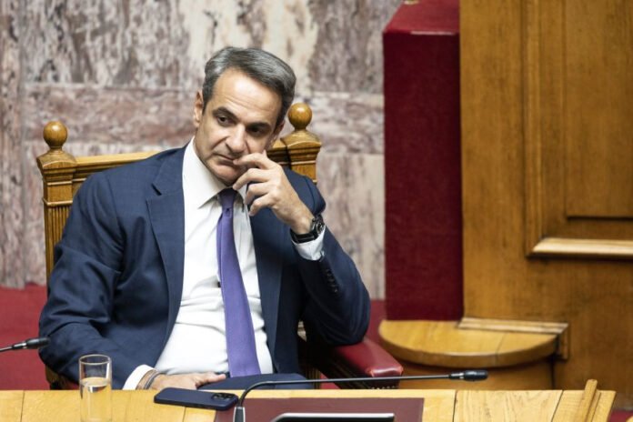 Νομοθετικό Biltzkrieg από την κυβέρνηση για να μπλοκάρει την αντιπολίτευση: