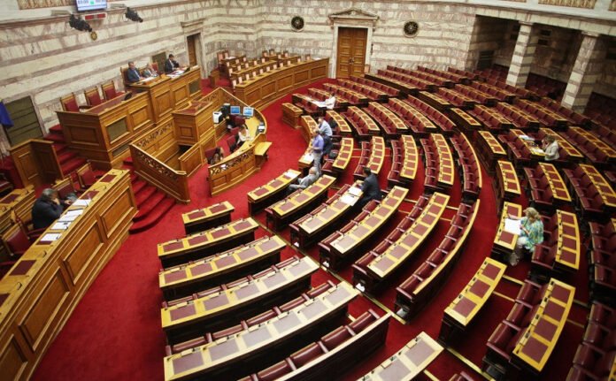 Το μεσημέρι της Δευτέρας εισάγεται στην Ολομέλεια της Βουλής προς