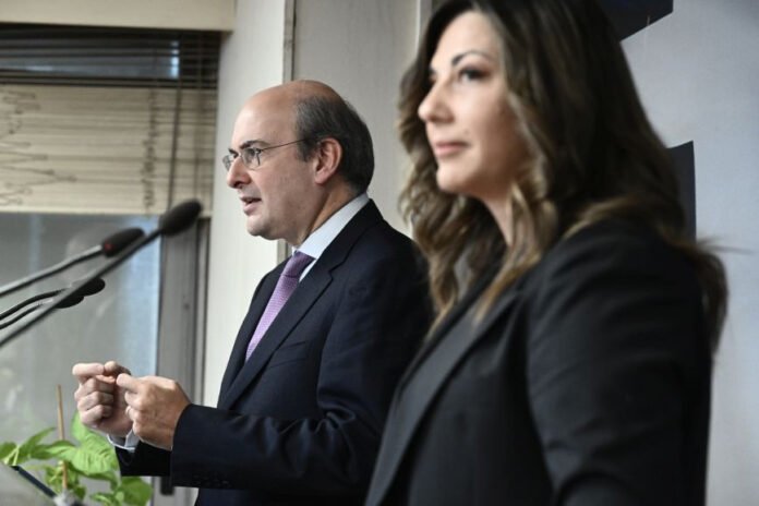 Αυξάνεται στα 2.400 ευρώ το επίδομα γέννησης για το πρώτο