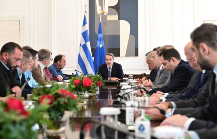 Το παρασκήνιο της συνάντησης Μητσοτάκη με τους αγρότες και τα