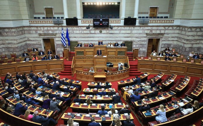 Κατατέθηκε στη Βουλή το νομοσχέδιο για τον γάμο των ομόφυλων