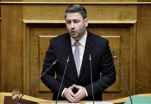 “Σκοτωμός” στο ΠΑΣΟΚ για τα μη κρατικά ΑΕΙ - Κωνσταντινόπουλος-Γιαννακοπούλου: "Δεν είμαστε υπάλληλοι"