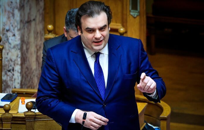 Πιερρακάκης για μητροπολίτη Κέρκυρας: Η εκκλησία να αγκαλιάζει τους πάντες