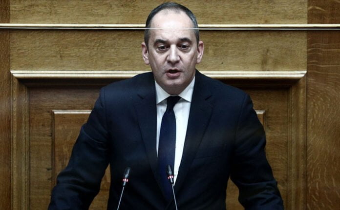 Τα μέλη της Οργανωτικής Επιτροπής του 15ου συνεδρίου της ΝΔ