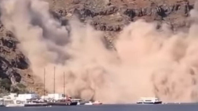 Πολιτική Προστασία: Σύσκεψη για τις κατολισθήσεις στη Σαντορίνη