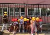 Δίπλα στα παιδιά Ρομά στον αγιασμό των σχολείων