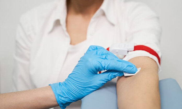 Δωρεάν προληπτικές εξετάσεις αίματος για παιδιά και εφήβους από 12 έως 18 ετών