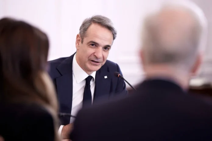 Τηλεδιάσκεψη με τους επικεφαλής των Πρεσβειών και Προξενείων της Ελλάδας στο Ιράν