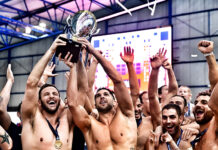 Ολυμπιακός: «Χρυσή» απονομή τροπαίου στο πόλο μετά από εμφατική νίκη επί του Παναθηναϊκού