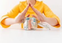Loud Budgeting: Το «δεν έχω λεφτά» γίνεται trend & όφελος για επιχειρήσεις