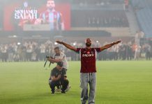 Σαλάχ: Αποθέωση από 25.000 οπαδούς της Τραμπζονσπόρ στο «Papara Park»