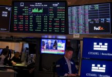 Wall Street: Καλοκαιρινή "νάρκη" – Μικτές τάσεις και ανησυχίες εν όψει