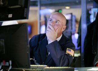 Wall Street: S&P 500 σπάει ρεκόρ, εβδομαδιαία άνοδος από τον Απρίλιο