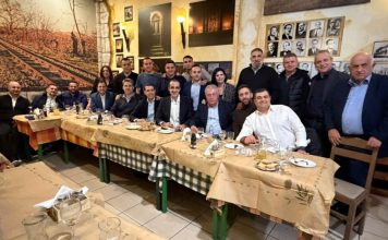 Γρηγόρης Δημητριάδης: Συνάντηση με στελέχη της ΝΔ και της ΟΝΝΕΔ στην Καλλιθέα Ο Γρηγόρης Δημητριάδης με στελέχη της ΝΔ και της ΟΝΝΕΔ στην Καλλιθέα