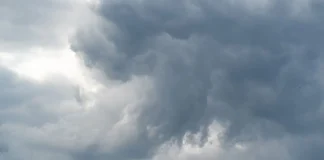 Καιρός στα βόρεια προάστια: Η εξέλιξη της βροχής σήμερα και η πρόγνωση για την 28η Οκτωβρίου Σύννεφα καταιγίδας, ενδεικτική φωτογραφία αρχείου