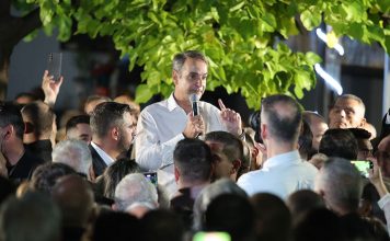 Μητσοτάκης στα Βριλήσσια: Μήνυμα αυτοδυναμίας και έμφαση στην πολιτική σταθερότητα Κυριάκος Μητσοτάκης στην επίσκεψή του στα Βριλήσσια